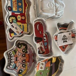 Wilton Bakeware Set 6 pans total